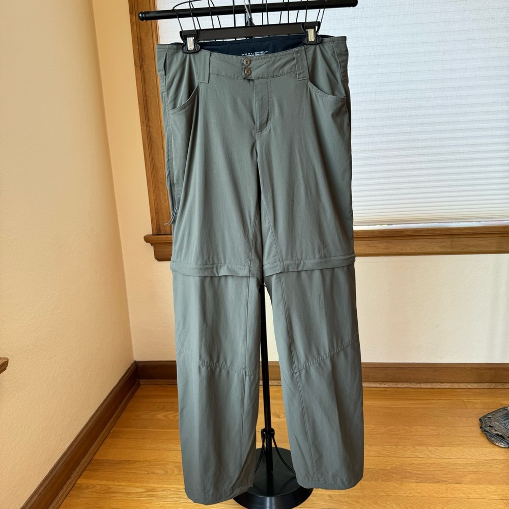 Columbia zip off hiking pants/shorts light weight pockets size 12